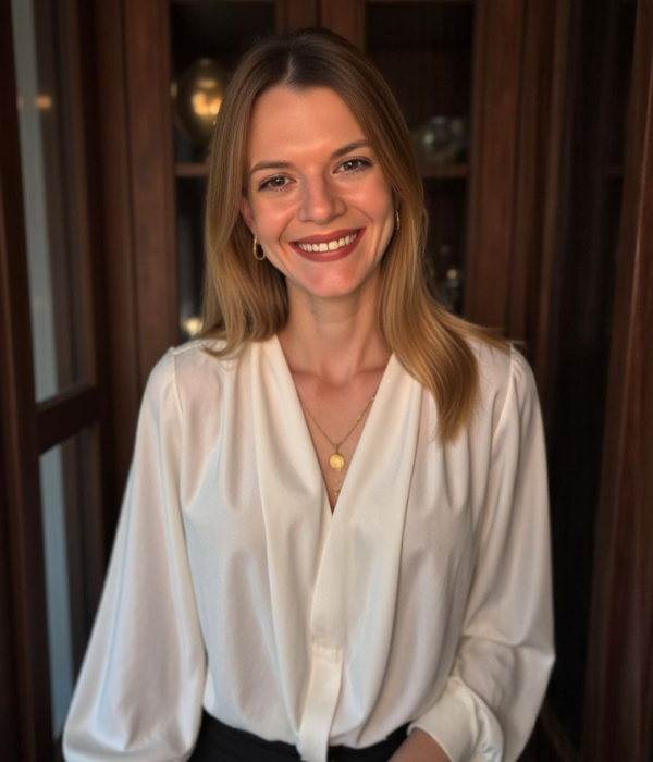 Dra. Maria Júlia Colossi Gastroenterologista em Lauro de Freitas - BA